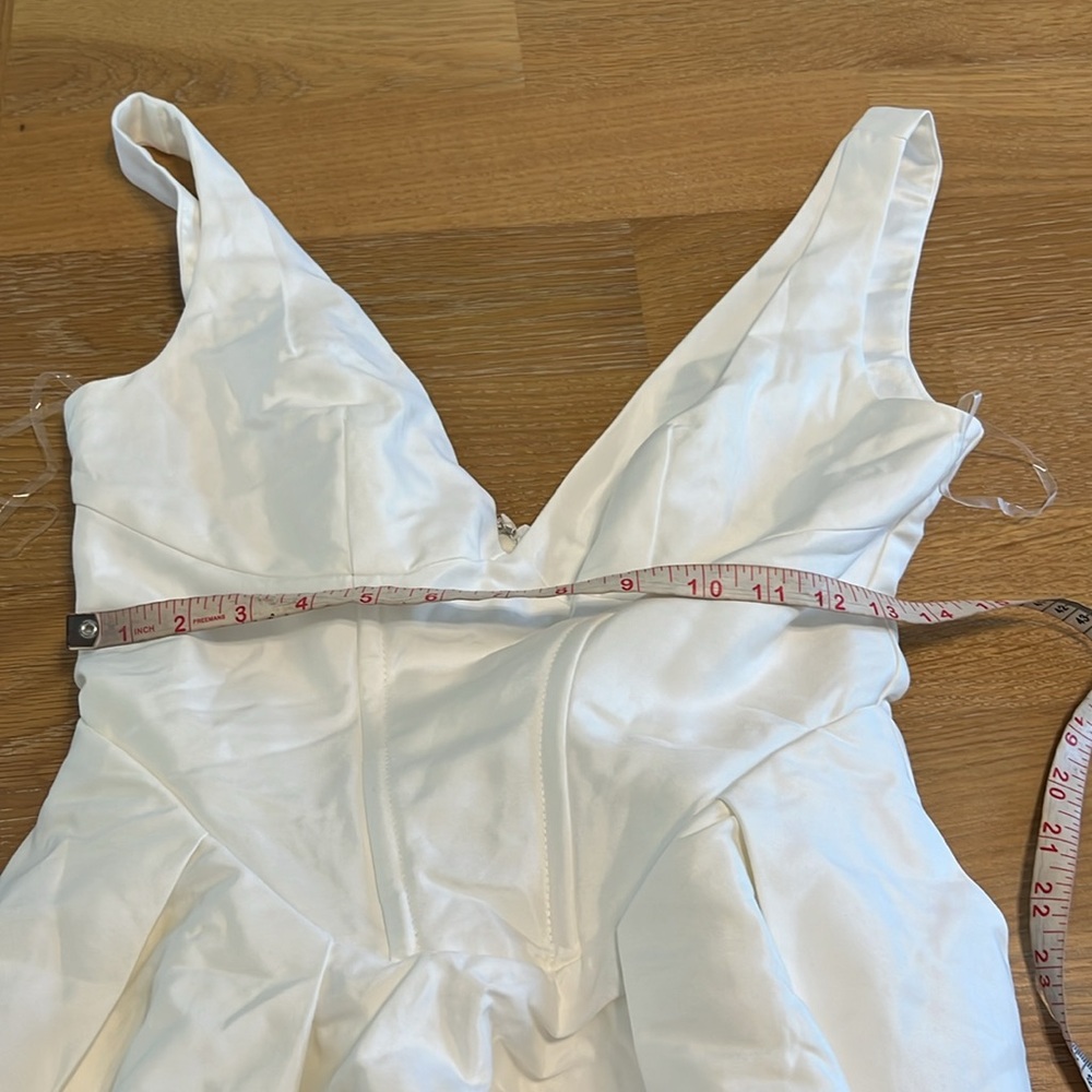 Showpo Yara White Plunge corset front V waist Fit & Flare Mini Dress size 6 NEW - Picture 14 of 16